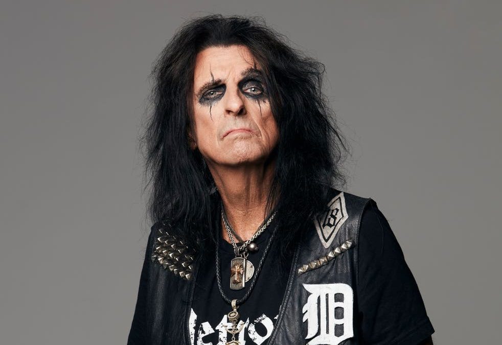 Alice Cooper offered touring crew financial support amid COVID-19 lockdowns
