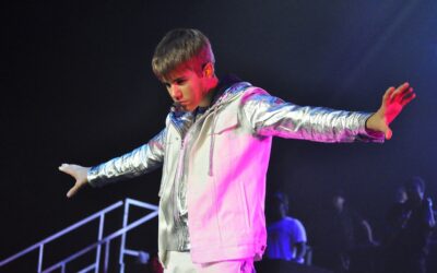 Justin Bieber pubblica il nuovo album “SWAG”: un ritorno maturo e personale